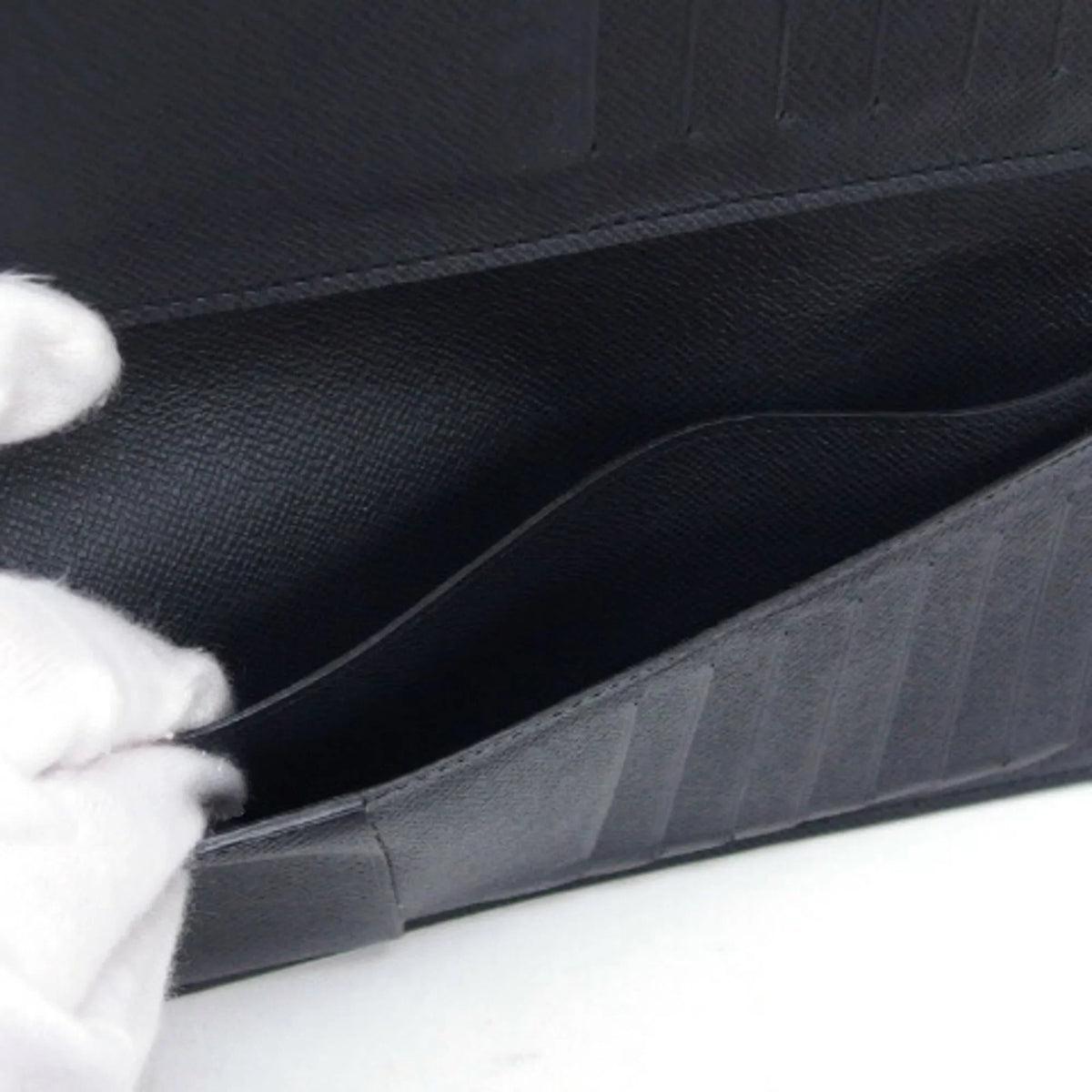 (Good) Long Wallet Black Pre-Owned Bifold Taiga Billfold