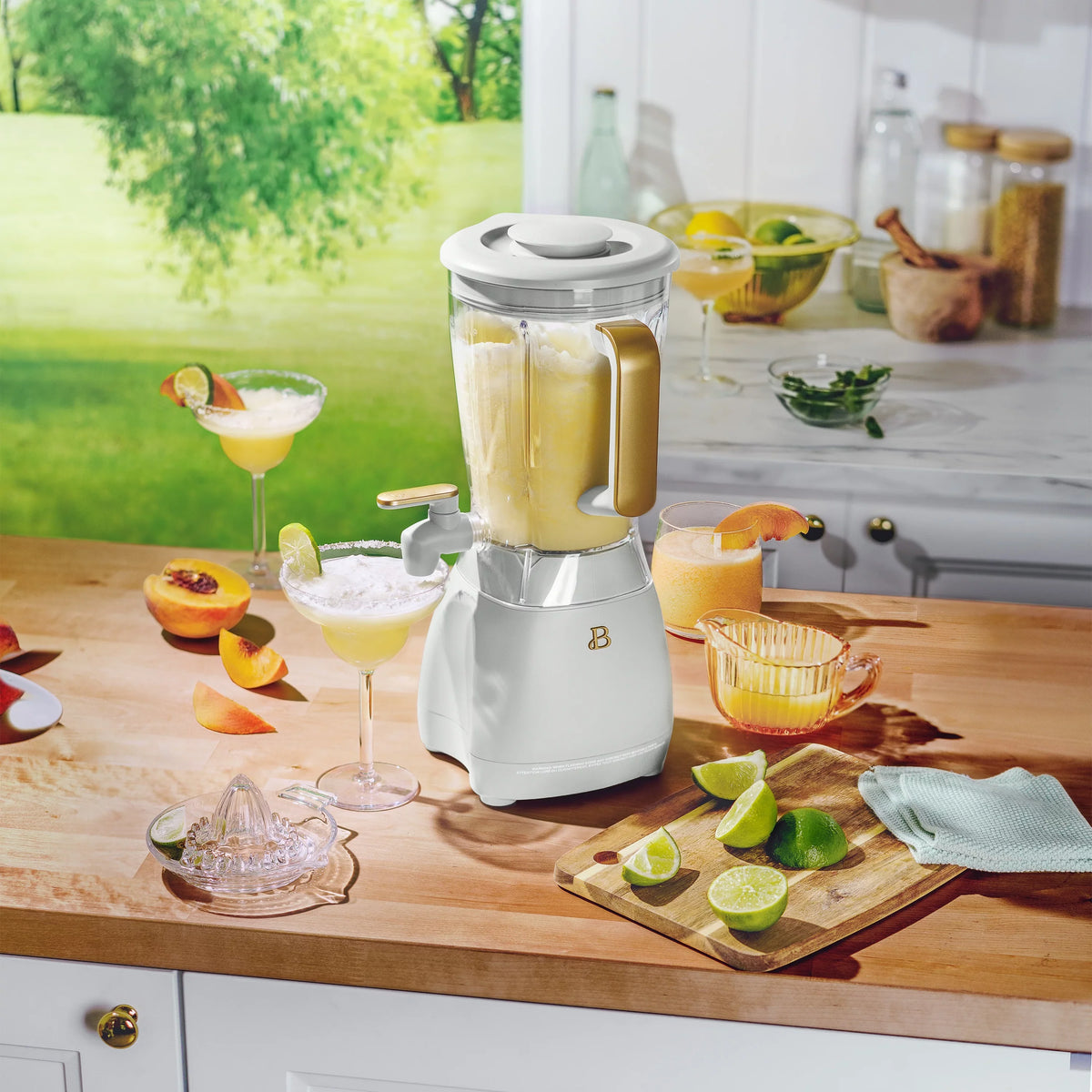 by White Barrymore 4-Speed Frozen oz Slush 60 Crush Beautiful Icing Drew Drink Maker,
